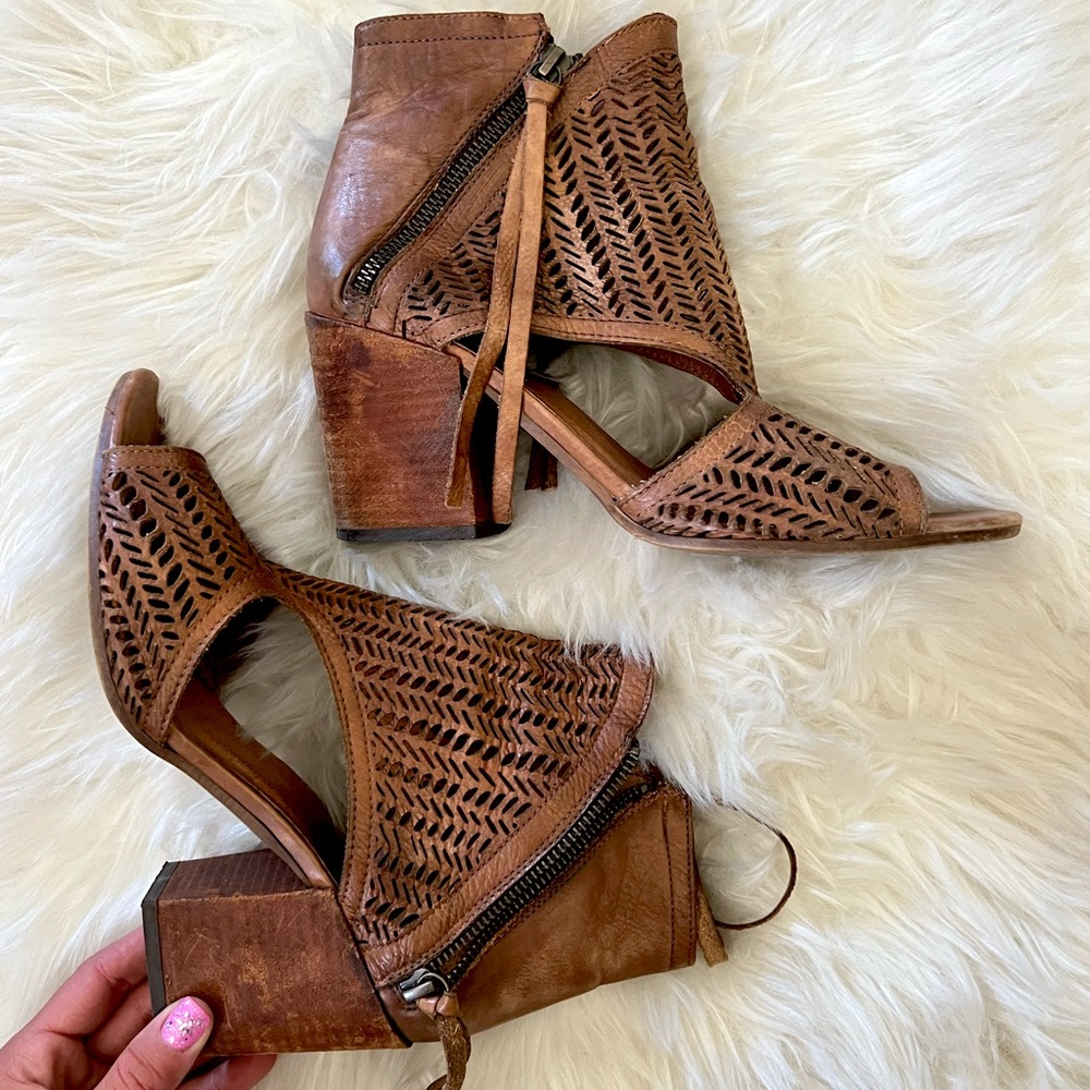 Baske California Brown Suede Heels Size 9.5 (BOGO 50%)